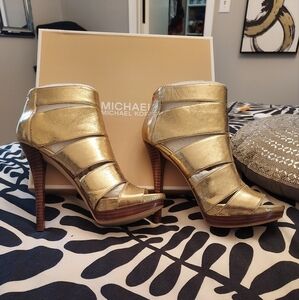 Michael Kors gold  metallic leather shoes